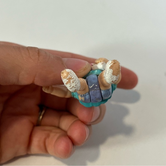 Playskool 1991 Vintage Victorian Dollhouse Baby Replacement Flawed Paint Wear - Picture 7 of 10